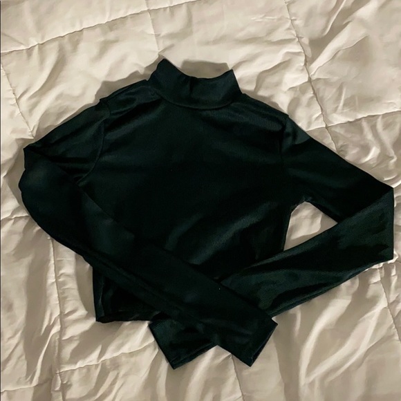 Brandy Melville Tops - ❤️4/$20 crop top